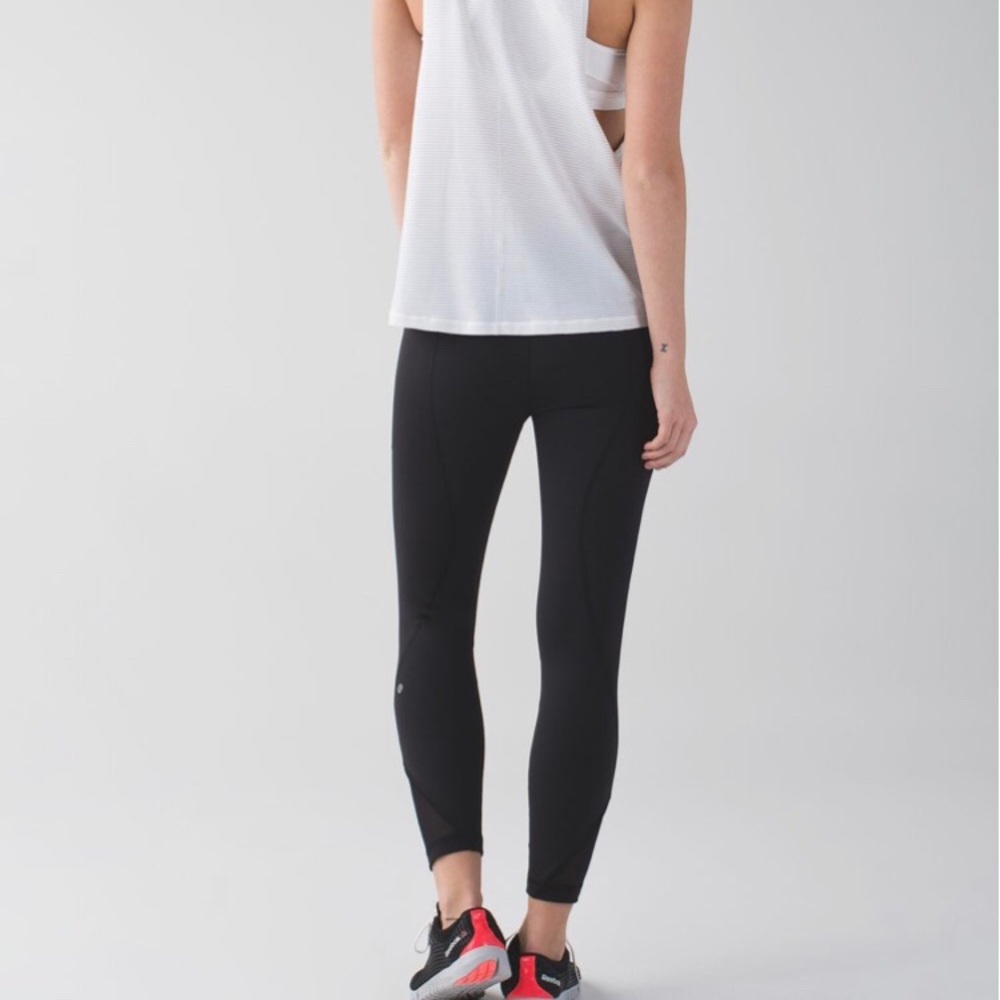 lululemon run inspire crop sz 2 black camo
